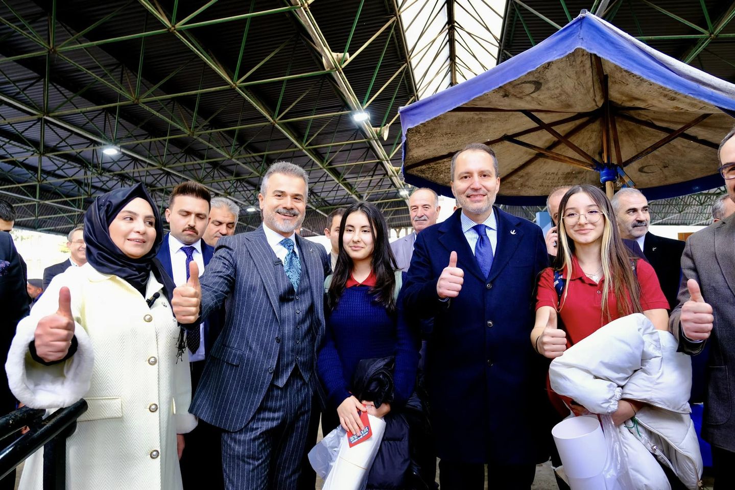 Yeniden Refah Partisi Genel Başkanı Suat Kılıç, Sokullu Pazarı'nda halkla buluştu