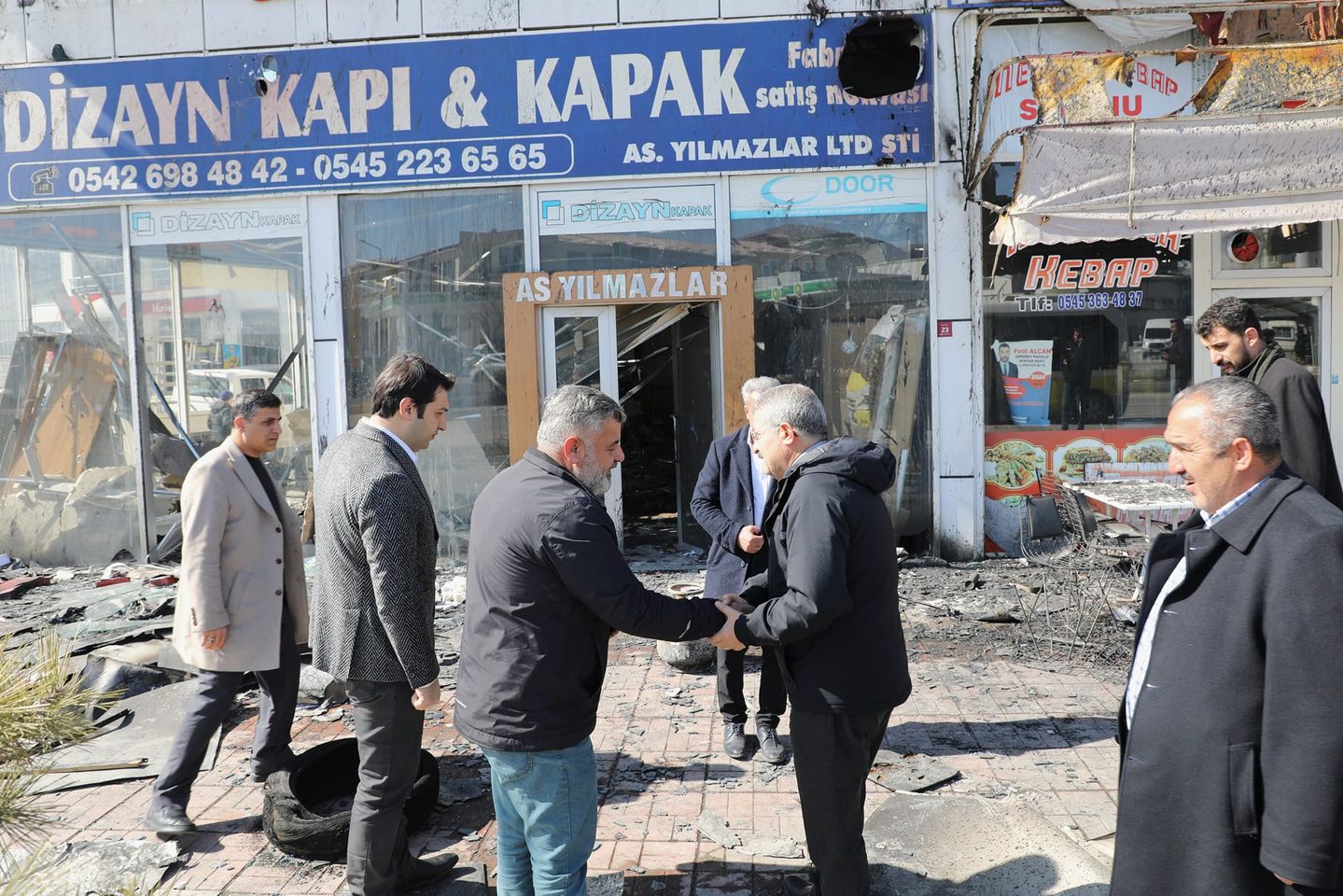 Van Ticaret ve Sanayi Odası Üyeleri Yangın Mağdurlarına Destek Verdi