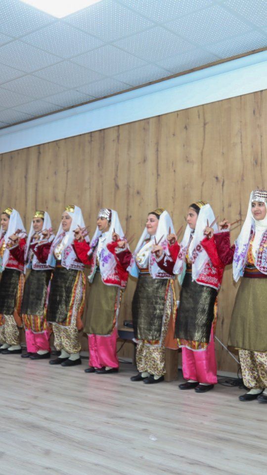 Van'ın Başkale ilçesinde Geleneksel Halk Oyunları Şenliği'nde Başkale Mesleki ve Teknik Anadolu Lisesi öğrencileri ikinci oldu.