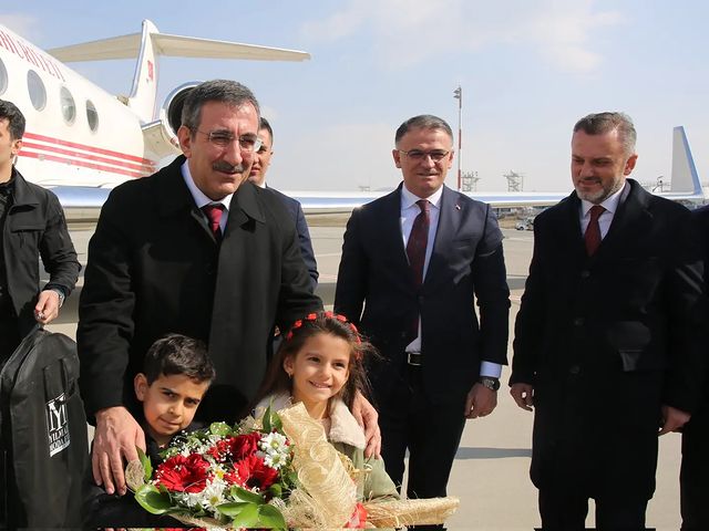 Cumhurbaşkanı Yardımcısı Cevdet Yılmaz, Van'a resmi bir ziyaret gerçekleştirdi.