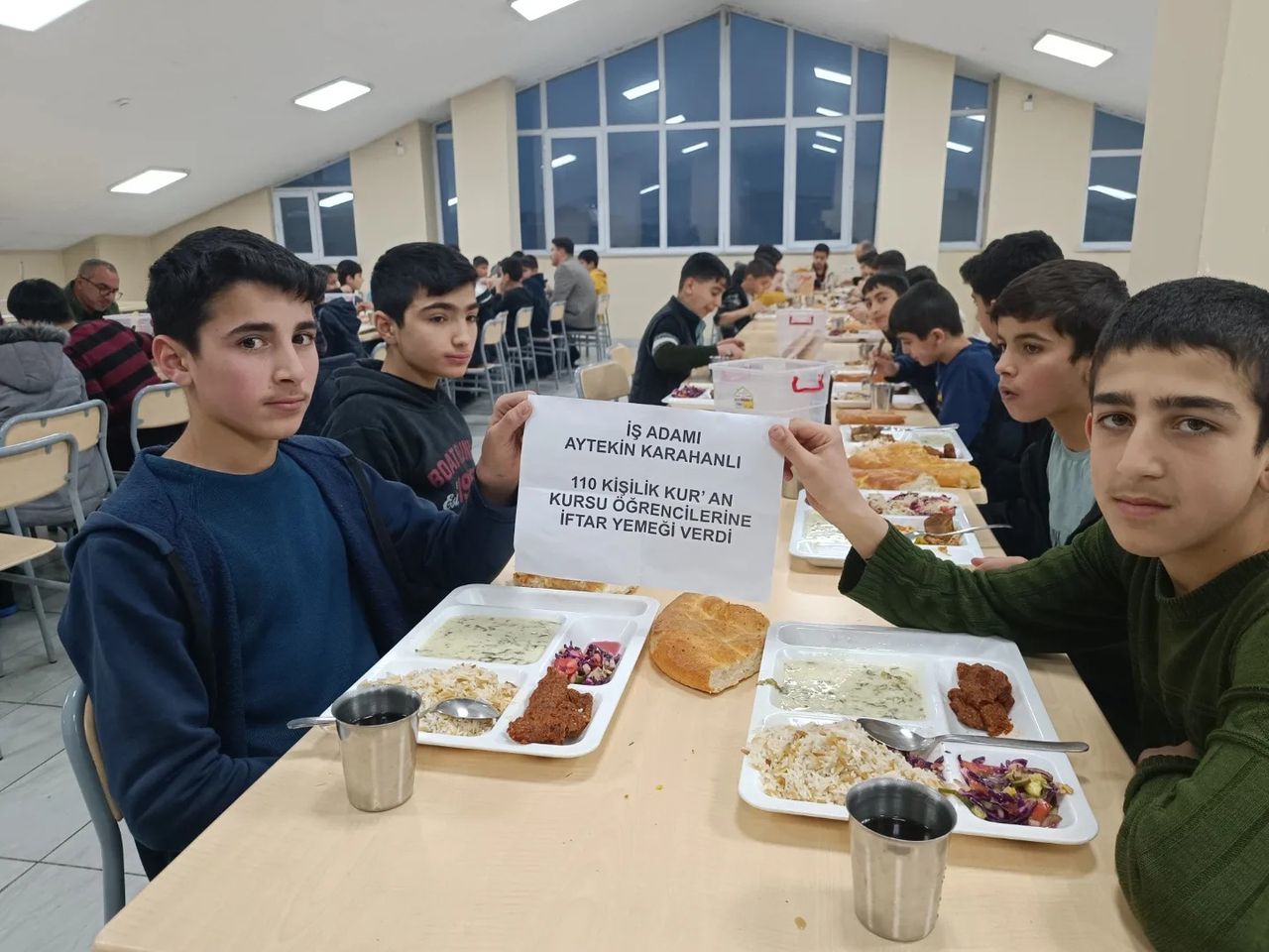 Hayırsever İş Adamından Yüksekova'daki Hafız Öğrencilere Destek